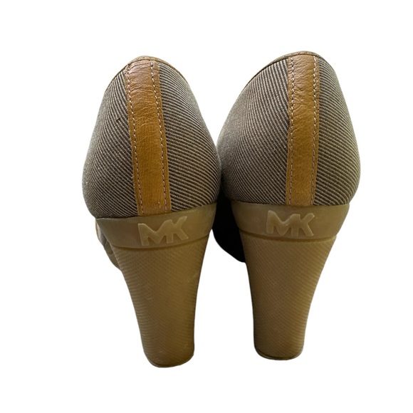 Vintage Michael Kors Reese canvas wedges, round toe with buckle. - Picture 2 of 6